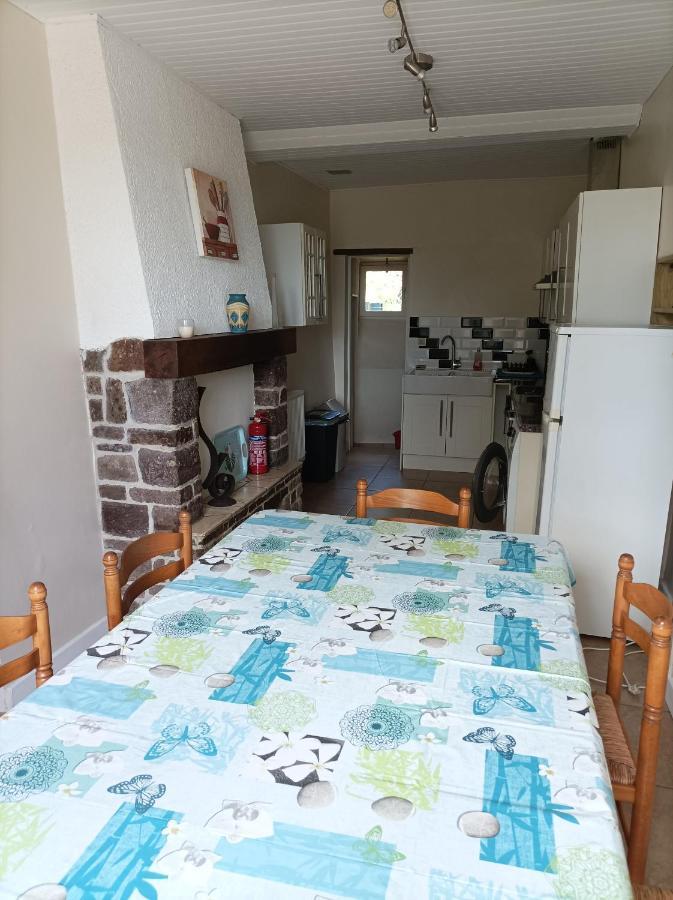 La Petellerie, Maison De Campagne Avec Piscine Pour Un Sejour Detente Moyon Exteriér fotografie